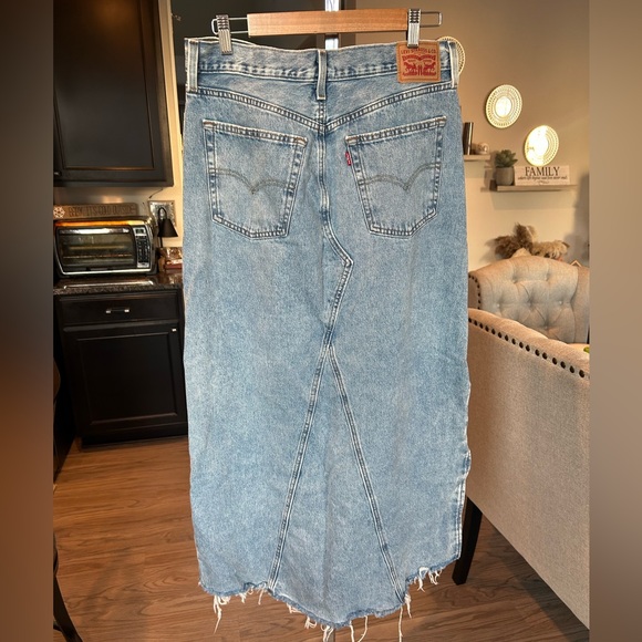 Vtg Vintage Distressed Raw Hem Levi's Light Blue Maxi Denim Jean Skirt
